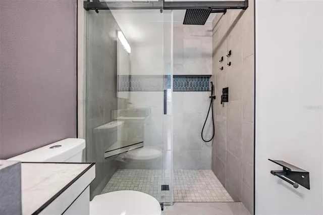 $350,000 | 404 Regal Park Drive, Valrico, FL 33594