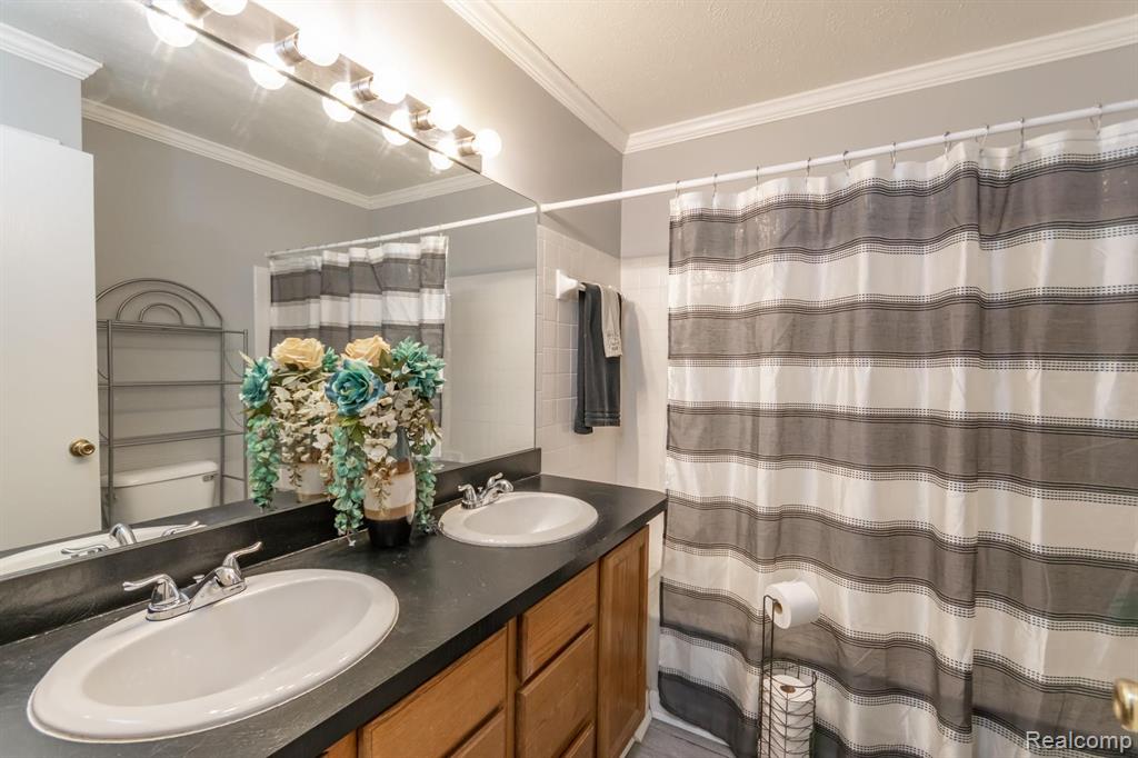 15885 Ridgebrook Path Romulus, MI 48174 - Photo 11 of 28