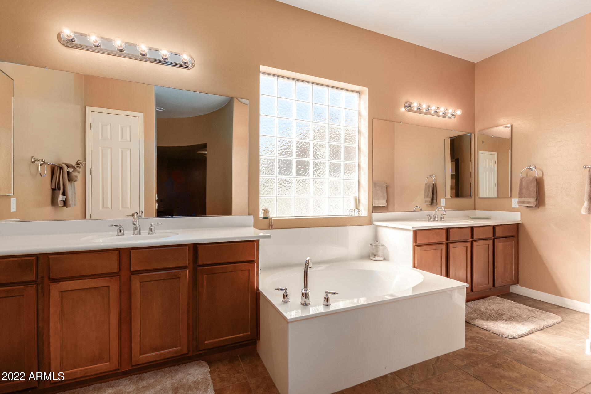 3144 East Lynx Way Gilbert, AZ 85298 - Photo 22 of 65 Master Bath
