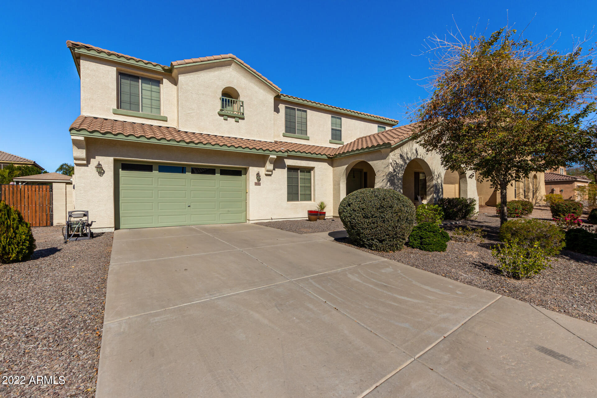 3144 East Lynx Way Gilbert, AZ 85298 - Photo 5 of 65 Tandem 3-Car Garage