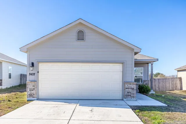 $1,450 | 7427 Capstone, San Antonio, TX 78244