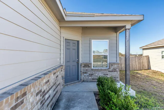 $1,450 | 7427 Capstone, San Antonio, TX 78244