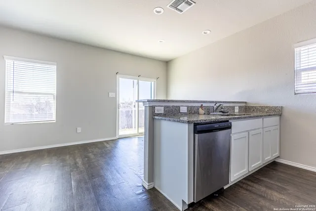 $1,450 | 7427 Capstone, San Antonio, TX 78244