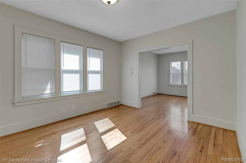 926-928 Nottingham Road Grosse Pointe Park, MI 48230 - Photo 8 of 51