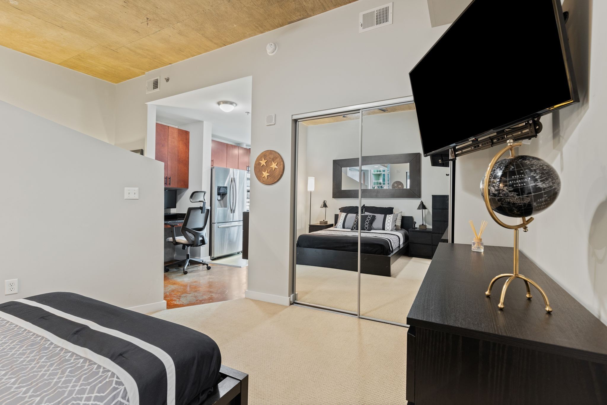 301 Demonbreun Street, Unit 908 Nashville, TN 37201 - Photo 13 of 28