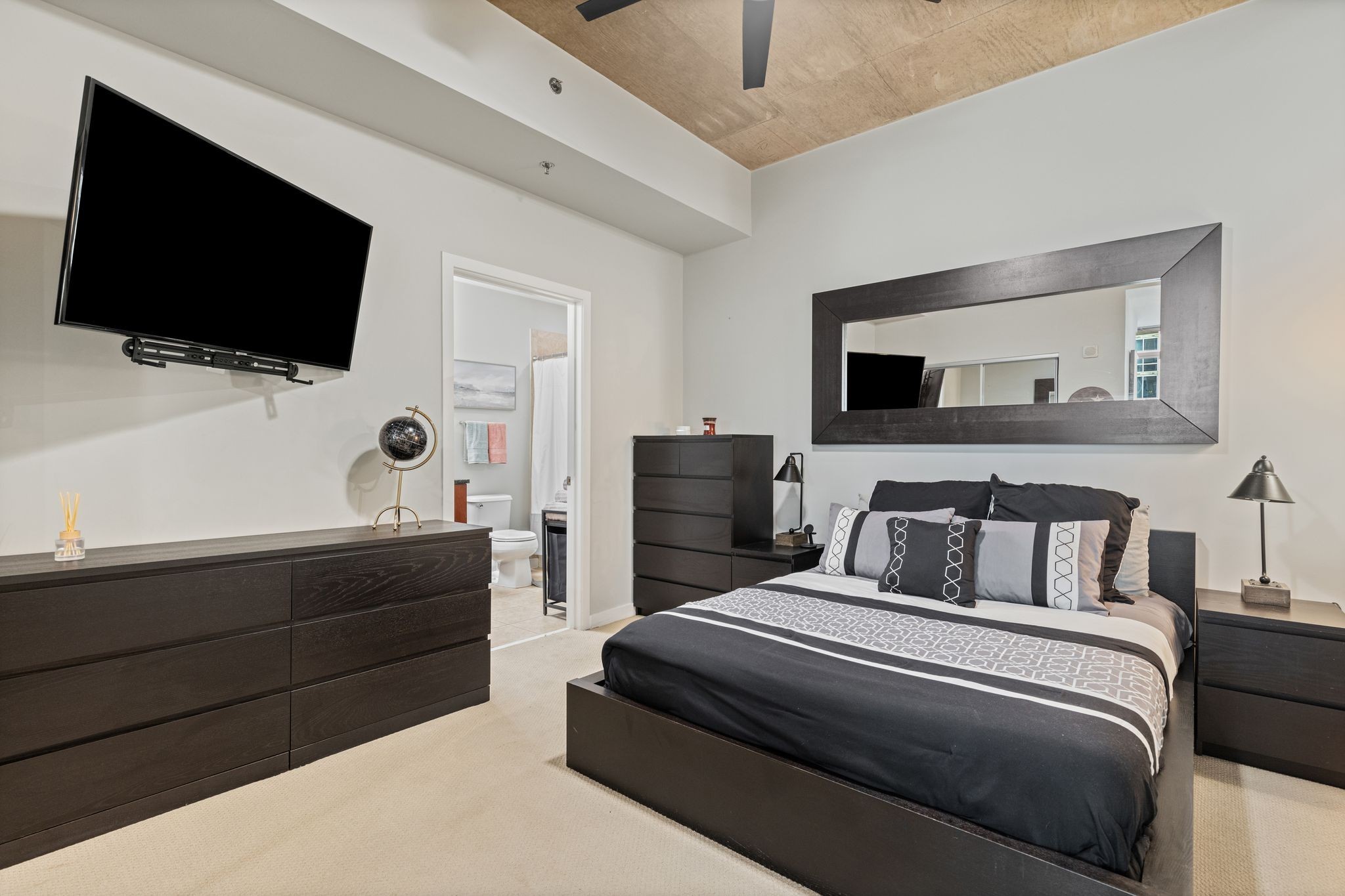 301 Demonbreun Street, Unit 908 Nashville, TN 37201 - Photo 15 of 28