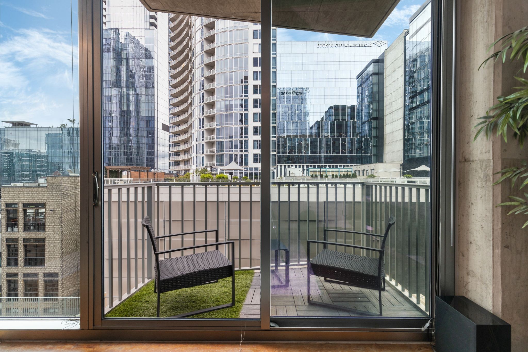 301 Demonbreun Street, Unit 908 Nashville, TN 37201 - Photo 9 of 28