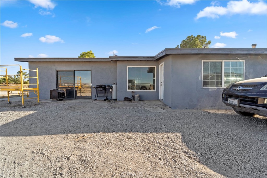 25088 Agate Road Barstow, CA 92311 - Photo 25 of 32 Rear view of house