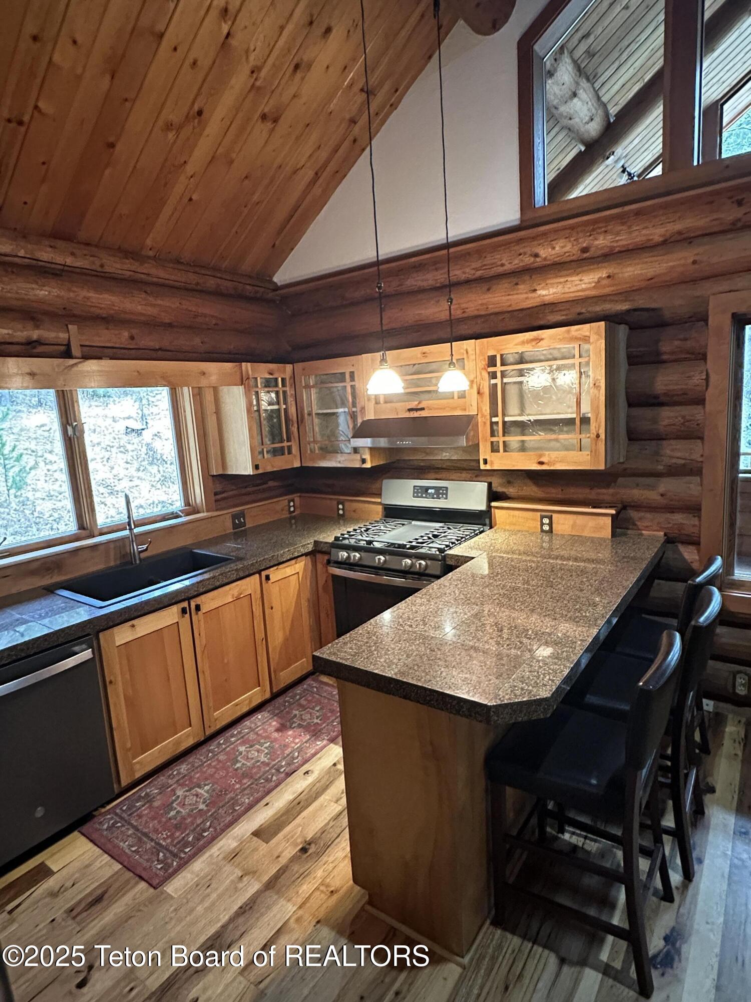 3950 Redtop Lane Wilson, WY 83014 - Photo 7 of 25 kitchen