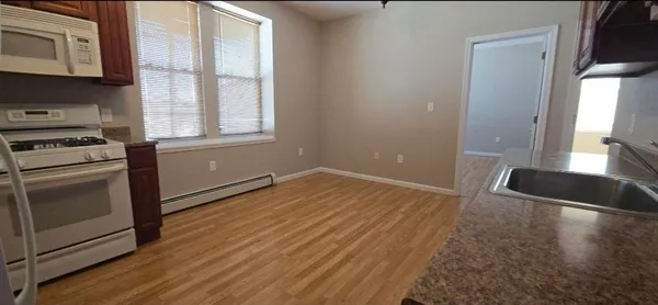 $1,875 | 18 East 17th Street, Bayonne, NJ 07002