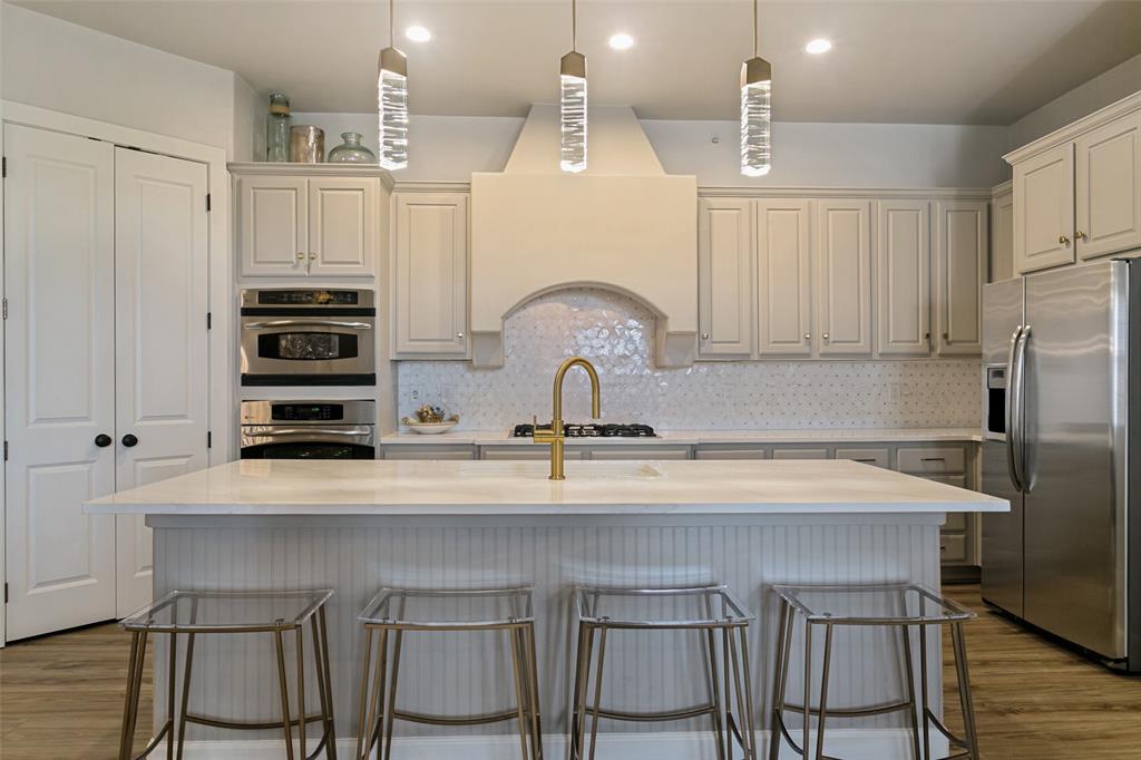 610 Via Ravello, Unit 406 Irving, TX 75039 - Photo 4 of 25 Gallery Image 4