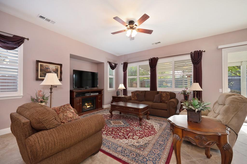 2096 Land End Loop Roseville, CA 95747 - Photo 12 of 46