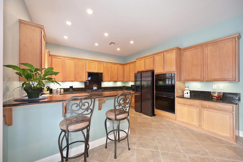 2096 Land End Loop Roseville, CA 95747 - Photo 17 of 46