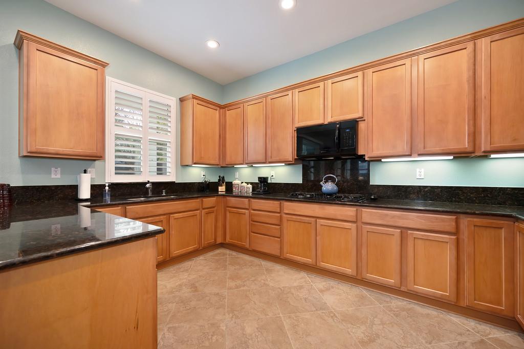 2096 Land End Loop Roseville, CA 95747 - Photo 19 of 46