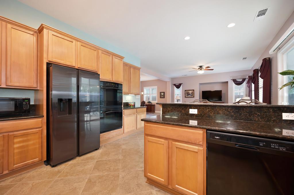 2096 Land End Loop Roseville, CA 95747 - Photo 21 of 46