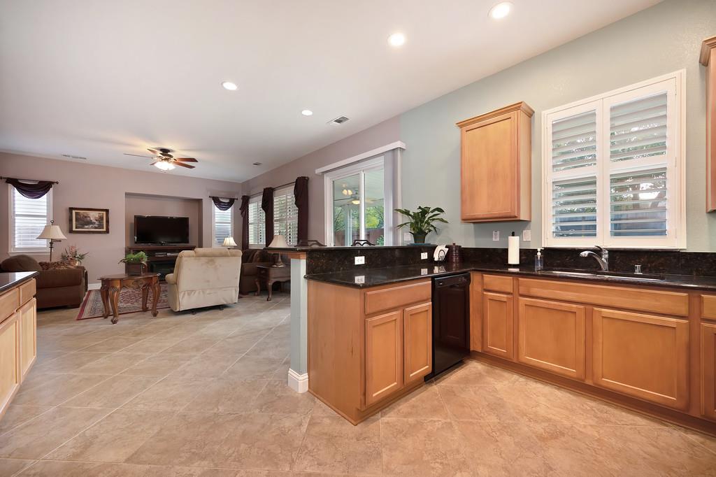 2096 Land End Loop Roseville, CA 95747 - Photo 22 of 46