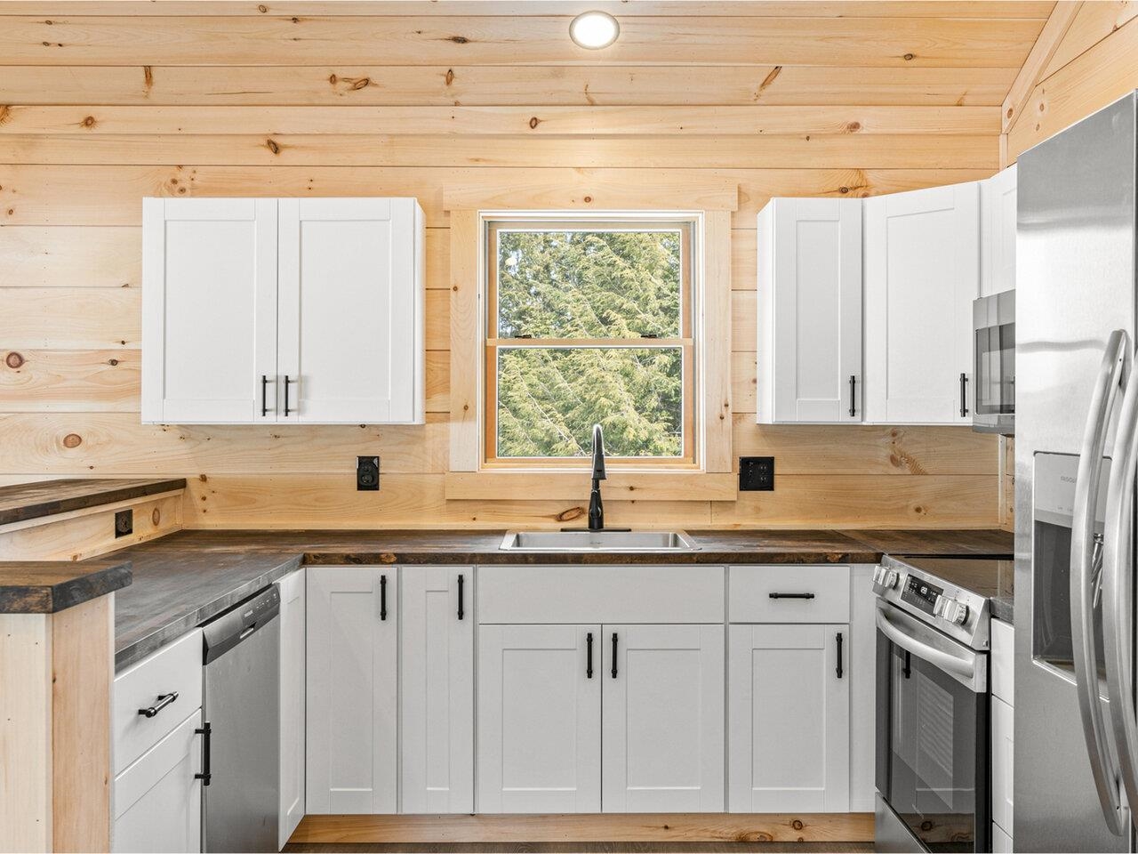 256 Old Schoolhouse Road Eden, VT 05653 - Photo 10 of 40