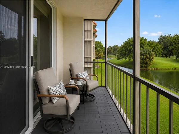 $1,750 | 800 South Hollybrook Drive, Unit 205, Pembroke Pines, FL 33025