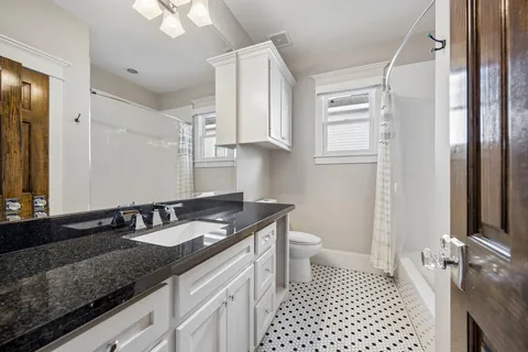 $1,435,000 | 335 West 23rd Street, Houston, TX 77008
