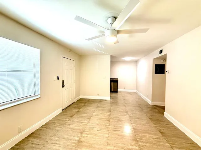 $1,800 | 607 Northeast 29th Drive, Unit 22, Wilton Manors, FL 33334