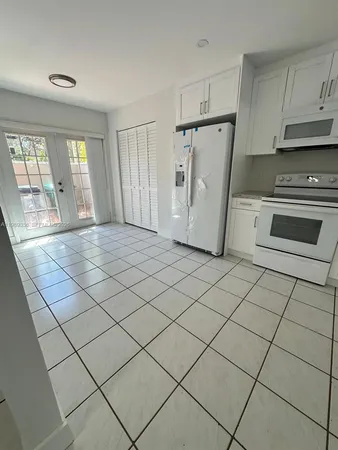 $3,300 | 9102 Southwest 113th Pl Circle East, Miami, FL 33176