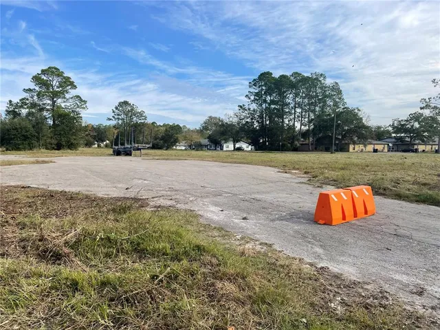 a view of an outdoor space and a yard
