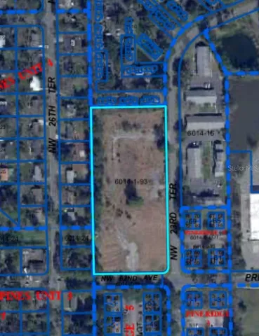 a view of entryway with outdoor area