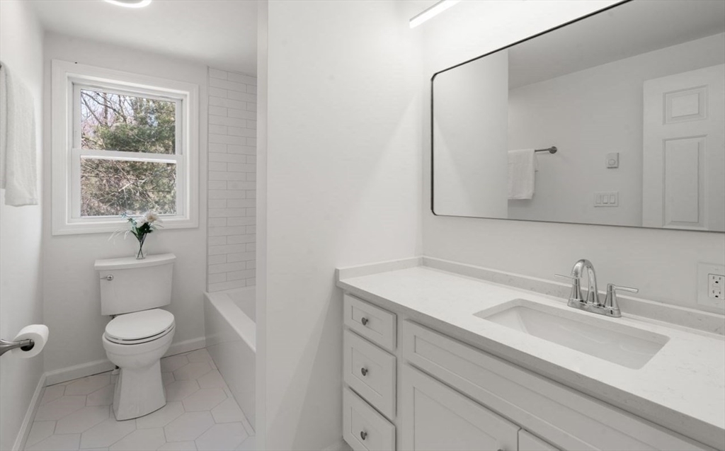 855 South Main Street, Unit 855 Bellingham, MA 02019 - Photo 3 of 31