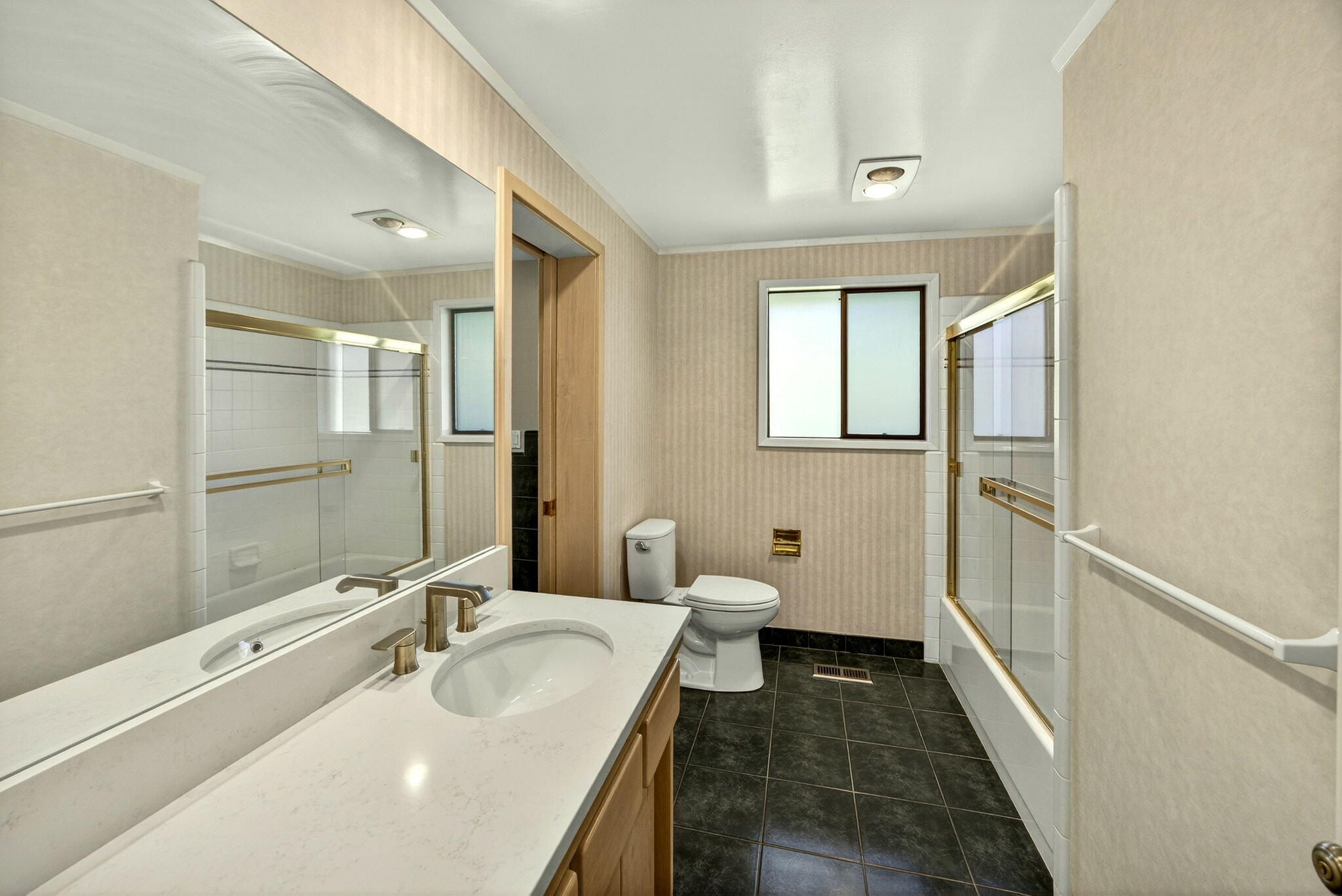 6023 Hillcrest Road Medford, OR 97504 - Photo 28 of 74 ML 8