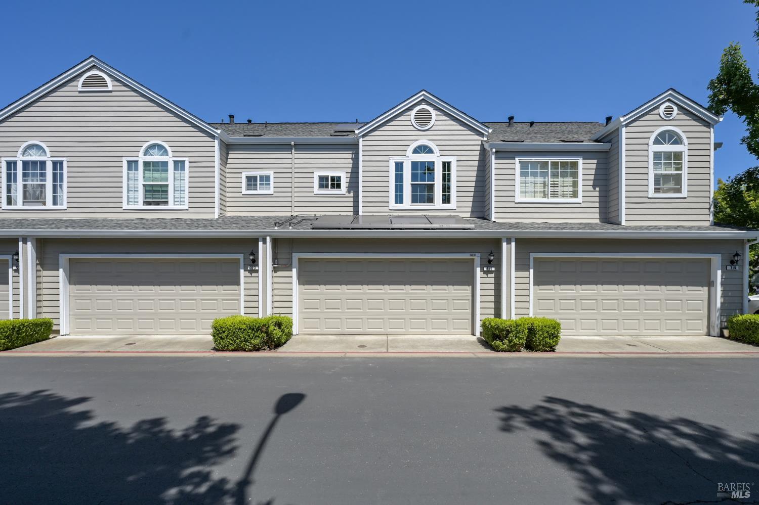 718 West Jasmine Circle Santa Rosa, CA 95407 - Photo 1 of 20