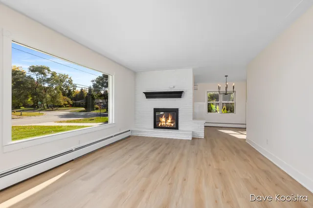 $399,900 | 5191 Canal Avenue Southwest, Grandville, MI 49418