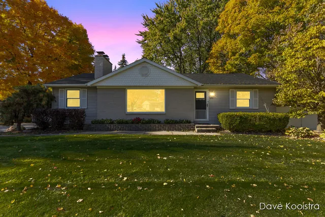 $399,900 | 5191 Canal Avenue Southwest, Grandville, MI 49418