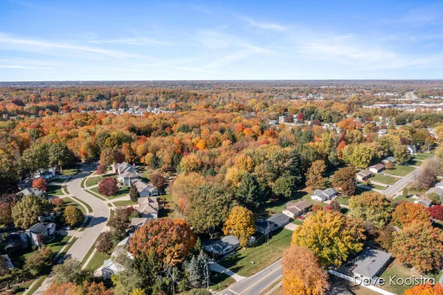 $399,900 | 5191 Canal Avenue Southwest, Grandville, MI 49418