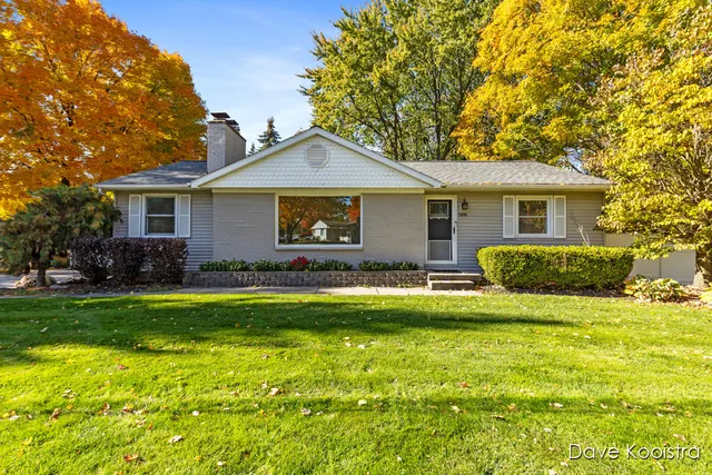 $399,900 | 5191 Canal Avenue Southwest, Grandville, MI 49418