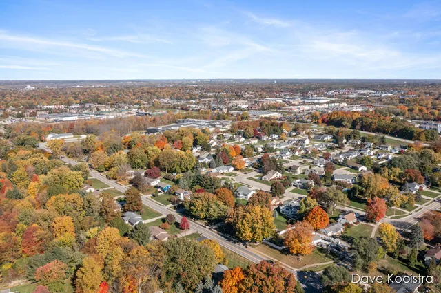 $399,900 | 5191 Canal Avenue Southwest, Grandville, MI 49418