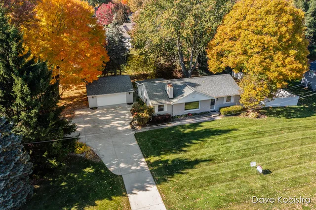 $399,900 | 5191 Canal Avenue Southwest, Grandville, MI 49418