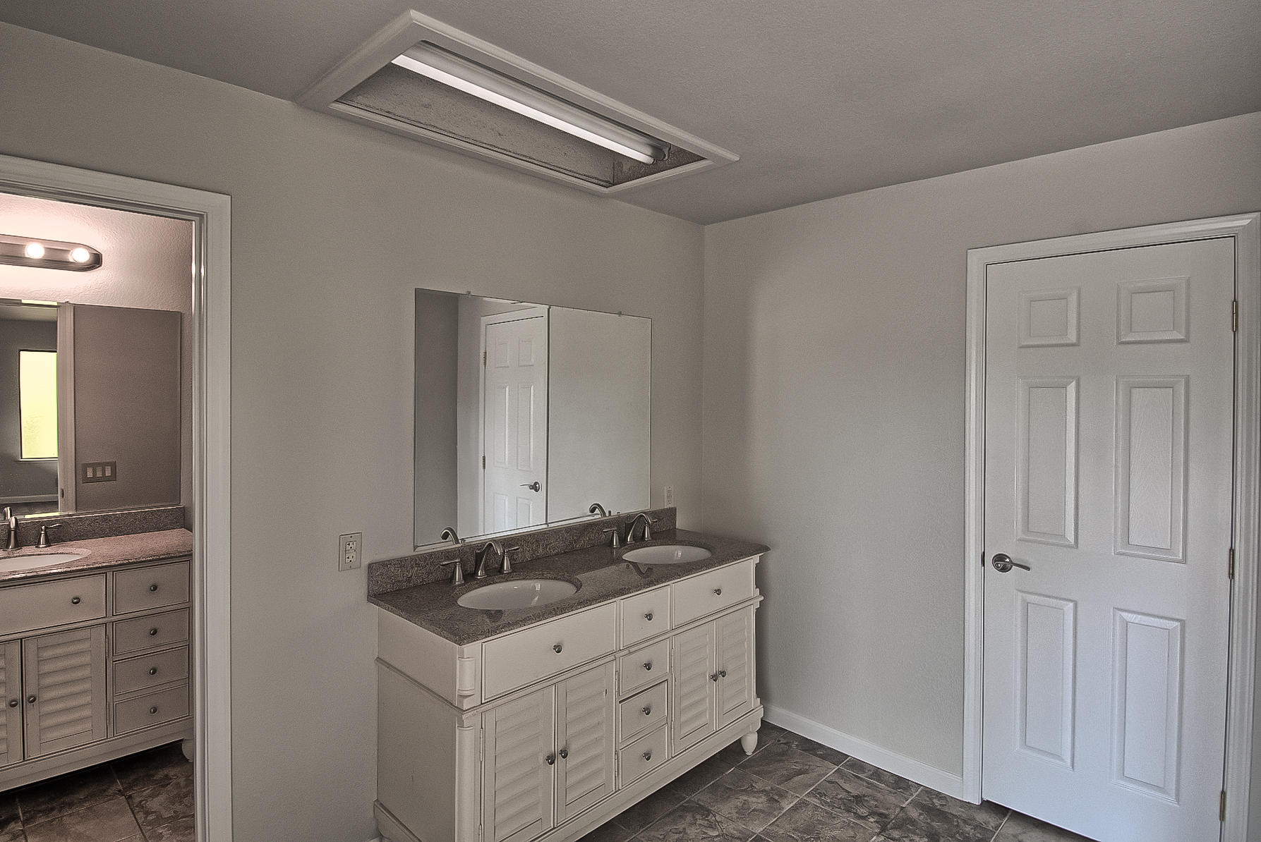 21310 Dersch Road Anderson, CA 96007 - Photo 17 of 35 a bathroom with a sink and a mirror