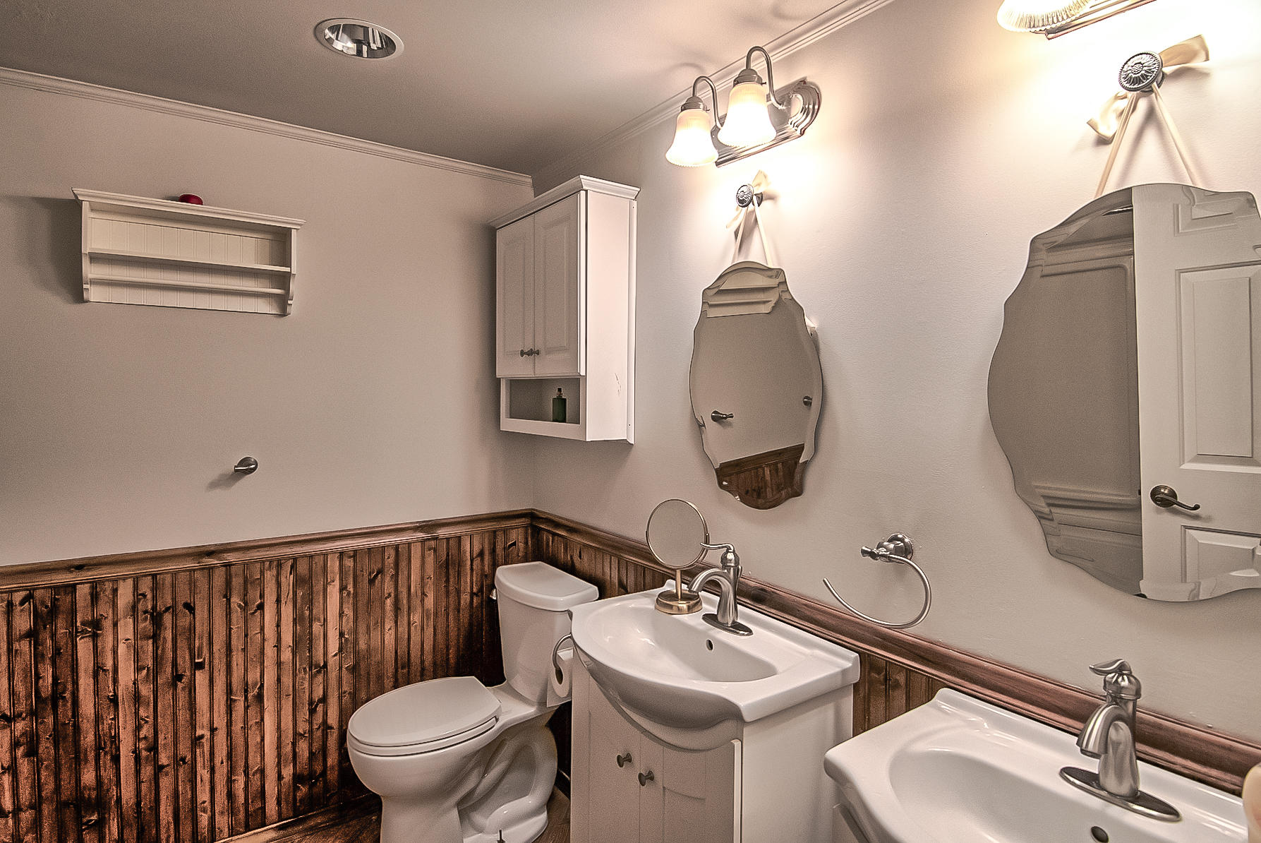 21310 Dersch Road Anderson, CA 96007 - Photo 24 of 35 a bathroom with a toilet sink and mirror