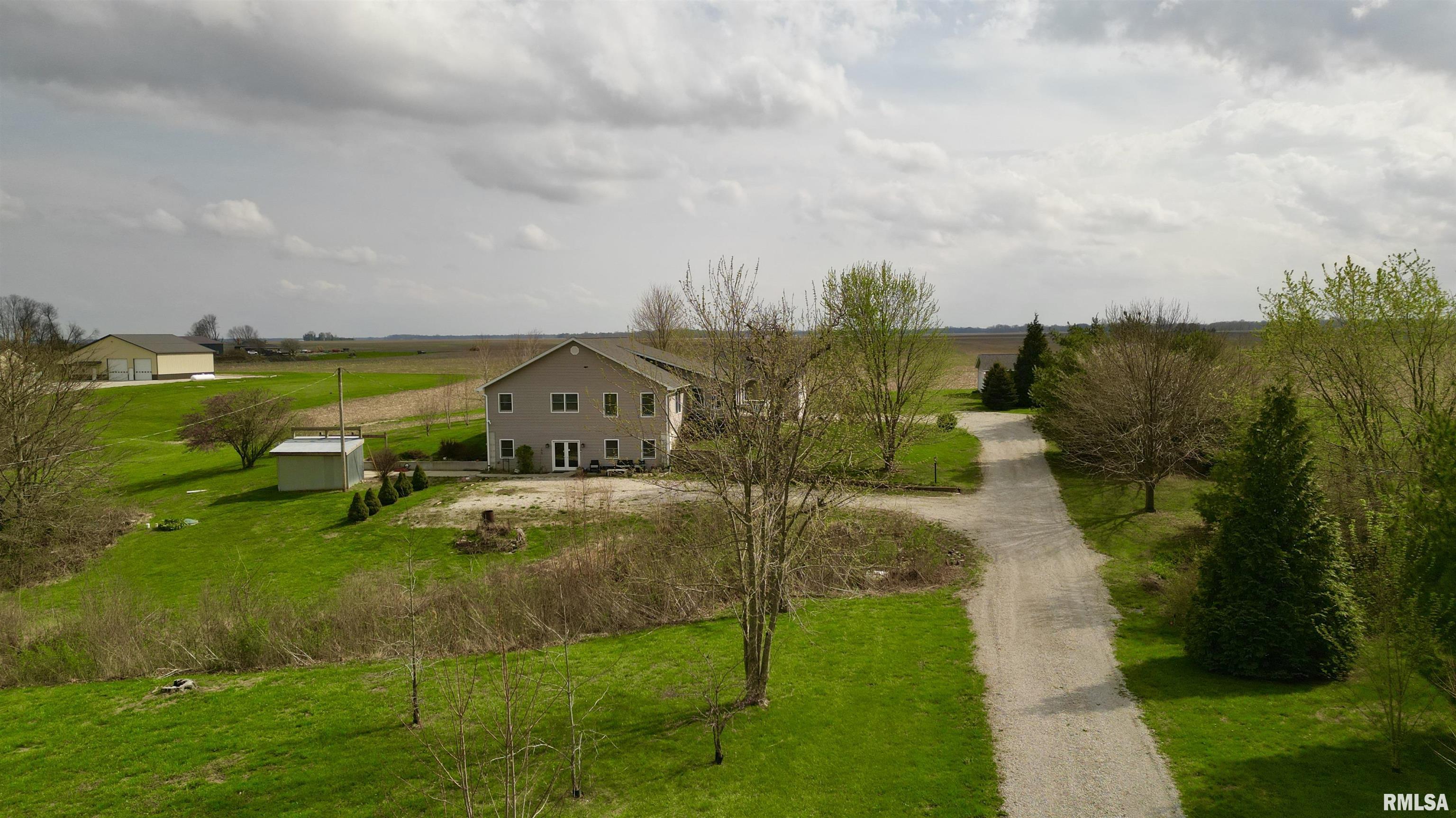 824 East 1800 N Road Taylorville, IL 62568 - Photo 1 of 55