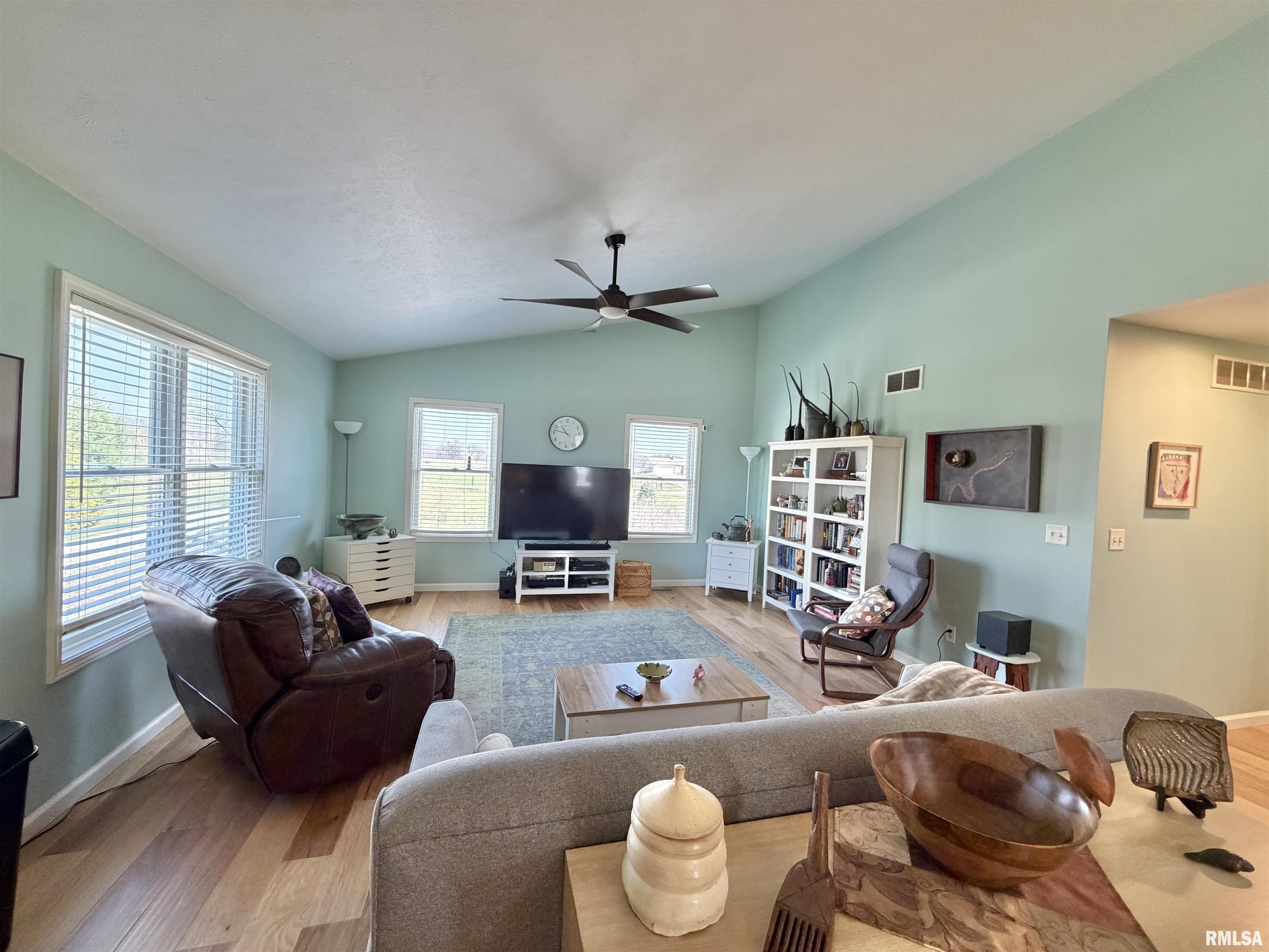 824 East 1800 N Road Taylorville, IL 62568 - Photo 18 of 55