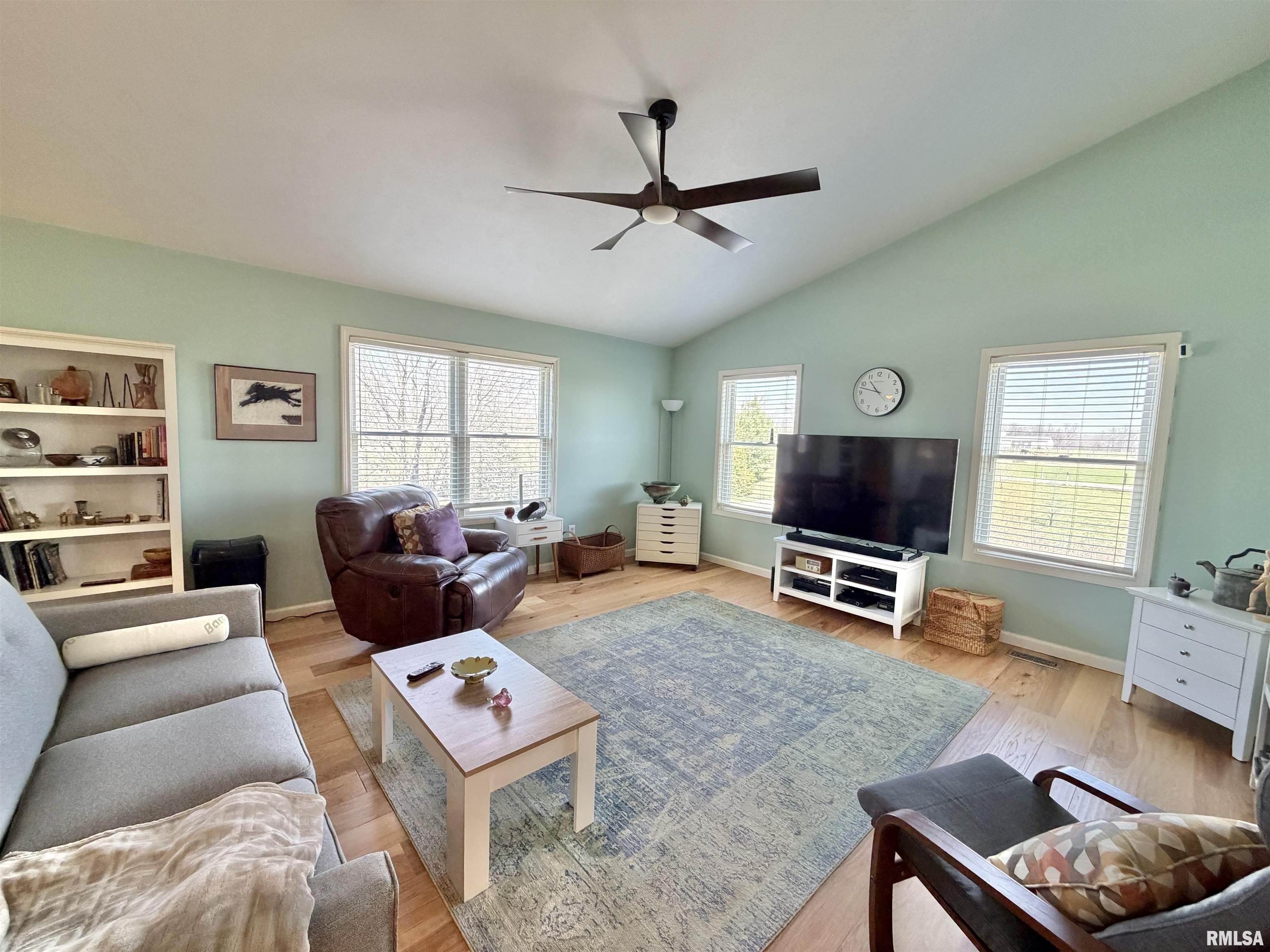 824 East 1800 N Road Taylorville, IL 62568 - Photo 21 of 55