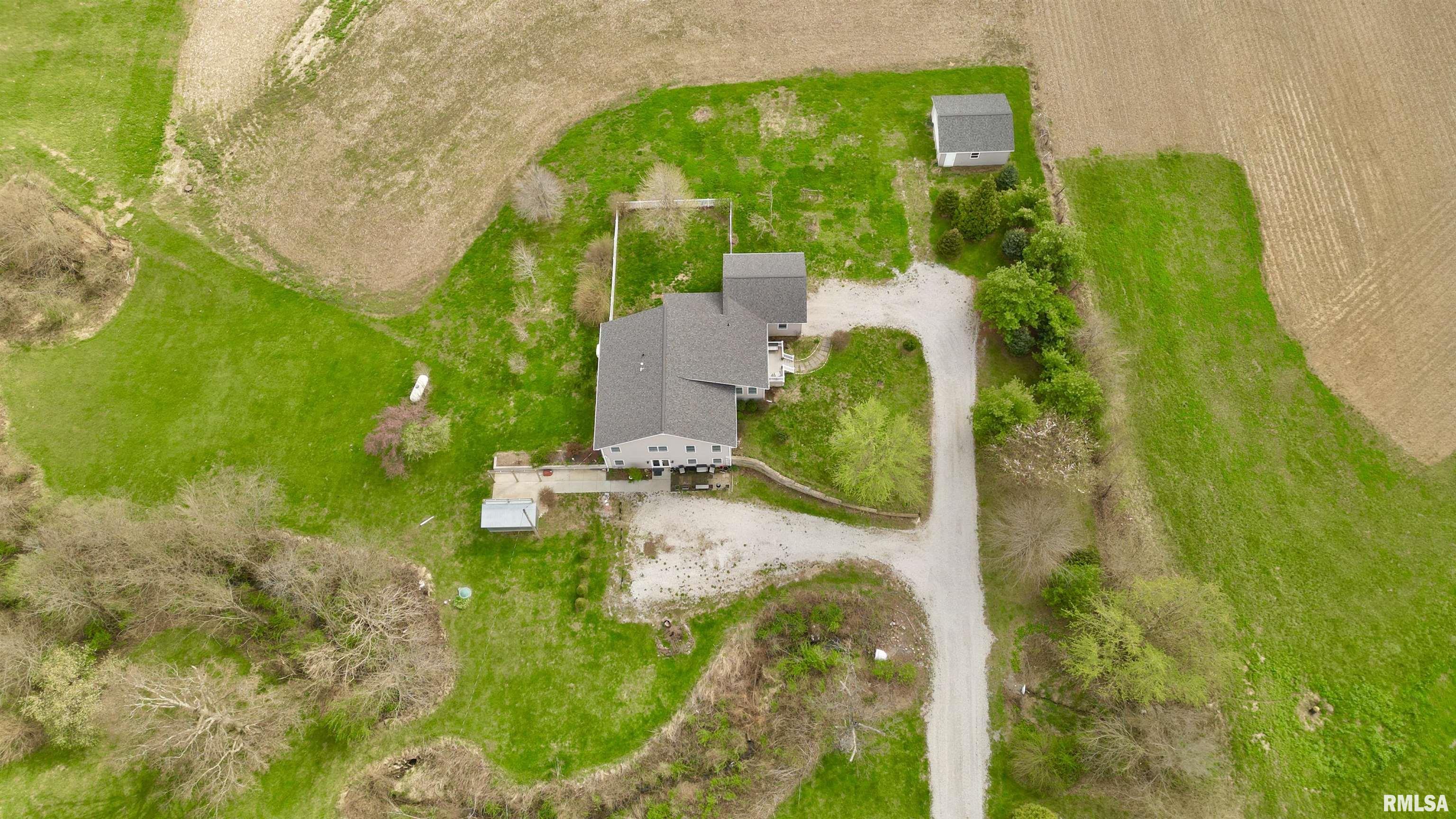 824 East 1800 N Road Taylorville, IL 62568 - Photo 3 of 55