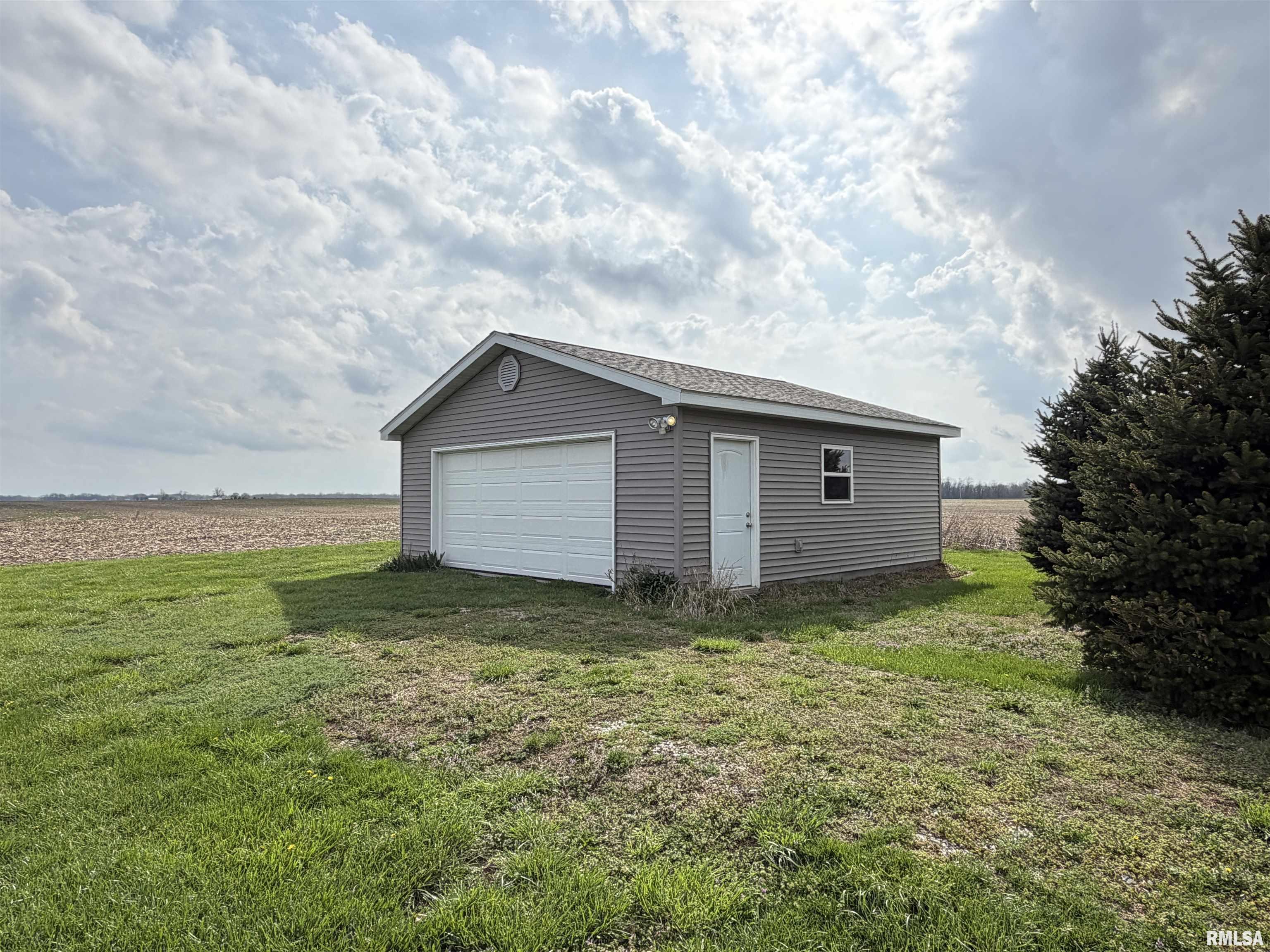 824 East 1800 N Road Taylorville, IL 62568 - Photo 48 of 55