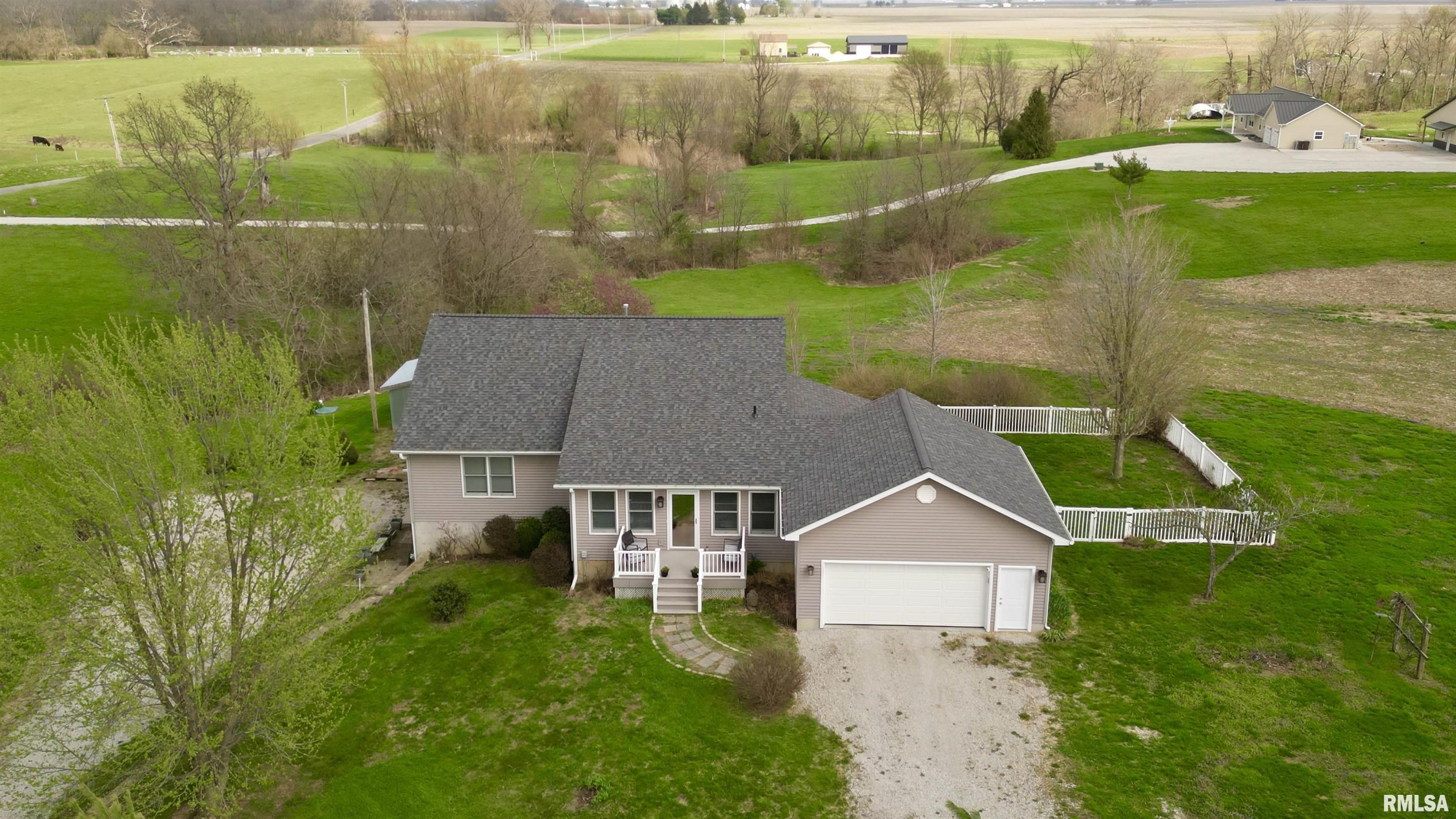 824 East 1800 N Road Taylorville, IL 62568 - Photo 5 of 55