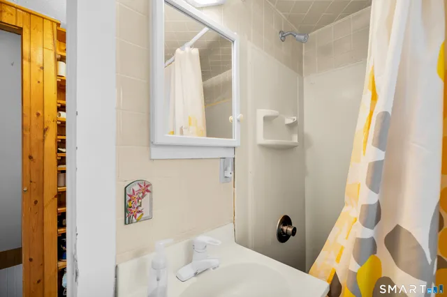 $375,000 | 90 A Rowley Road, Woodbury, CT 06798