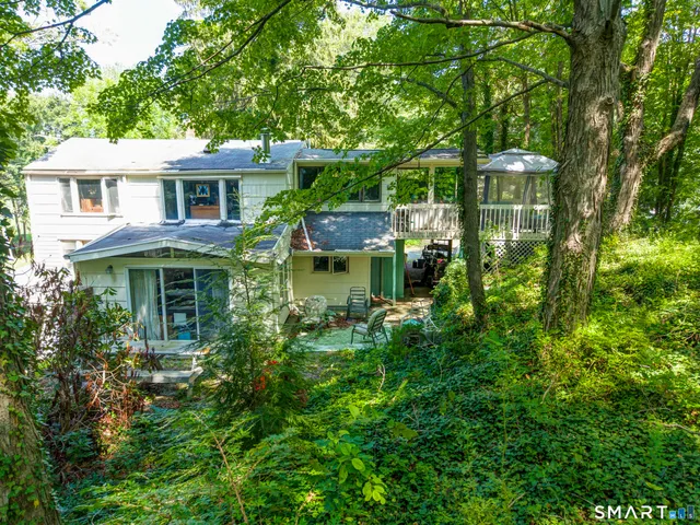 $375,000 | 90 A Rowley Road, Woodbury, CT 06798