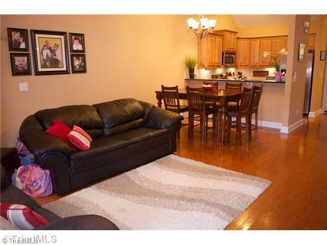 469 Crosswick Road Clemmons, NC 27012 - Photo 4 of 16 Living Room.