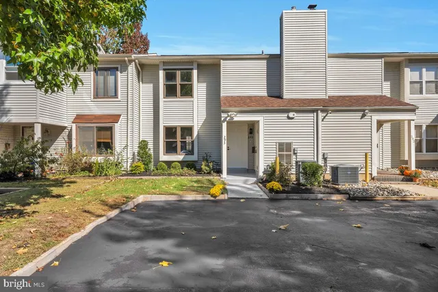 $367,500 | 293 Ivy Court, Marlton, NJ 08053