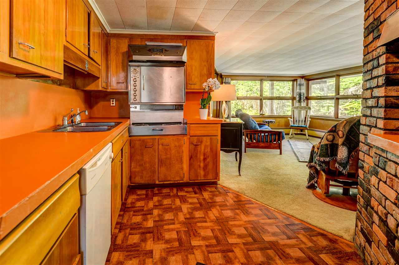 689 Kearsarge Road, Unit 2 Conway, NH 03860 - Photo 12 of 37