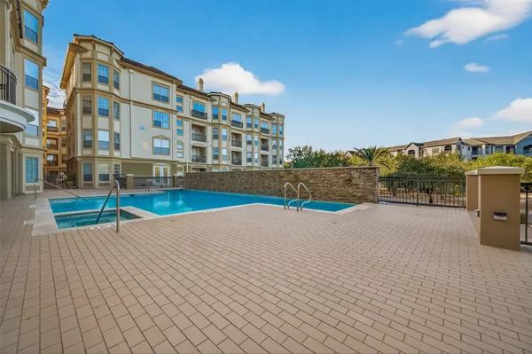 $2,000 | 7575 Kirby Drive, Unit 2103, Houston, TX 77030